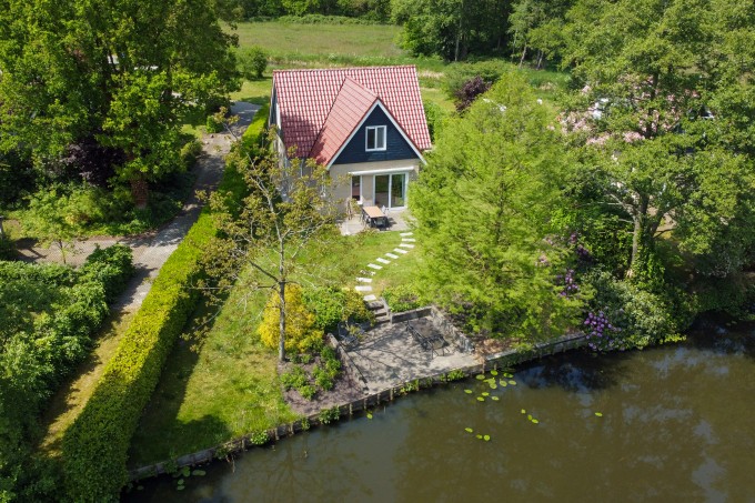 achterzijde van boven 23.jpg