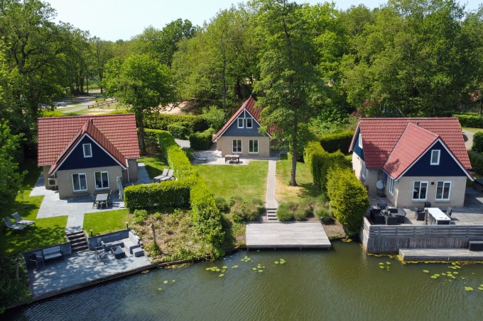 achterzijde van boven 23.jpg