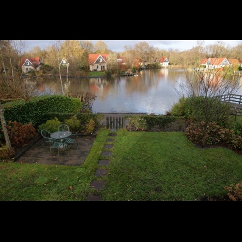 tuinzijde aan water.jpg