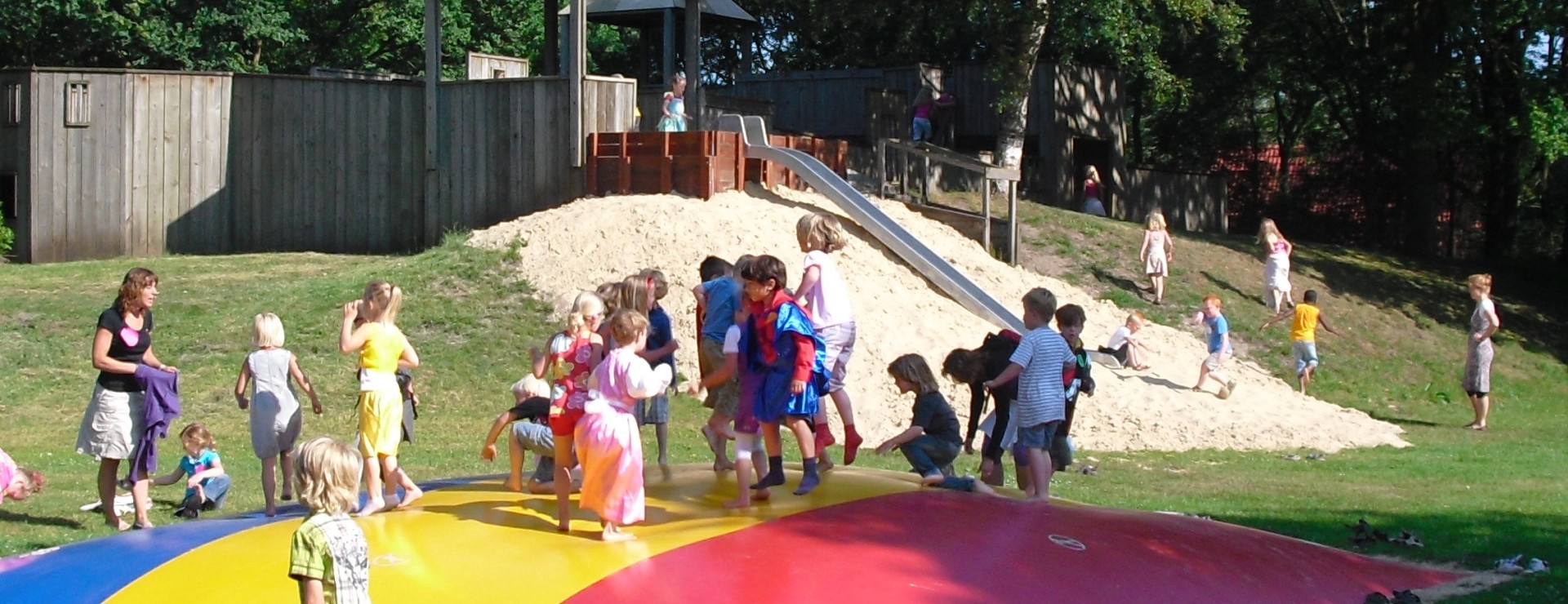 speeltuin en speelkasteel.jpg