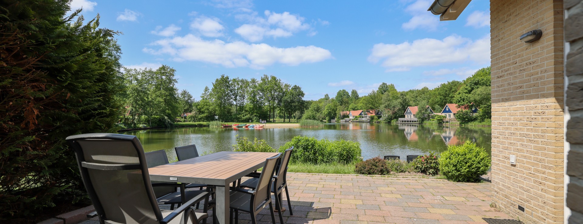 terras met tuinmeubilair 23.jpg