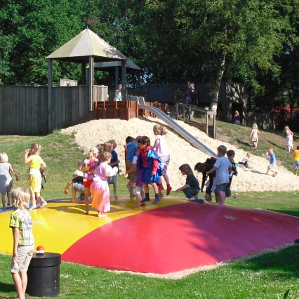 speeltuin en speelkasteel.jpg