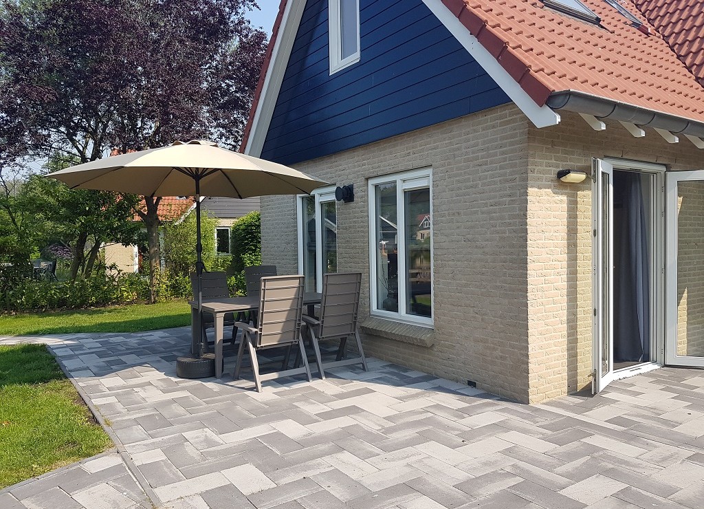 ruim betegeld terras 1024.jpg