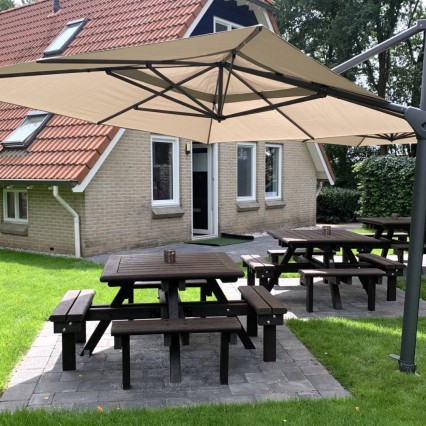pick nick tafels en BBQ.jpeg